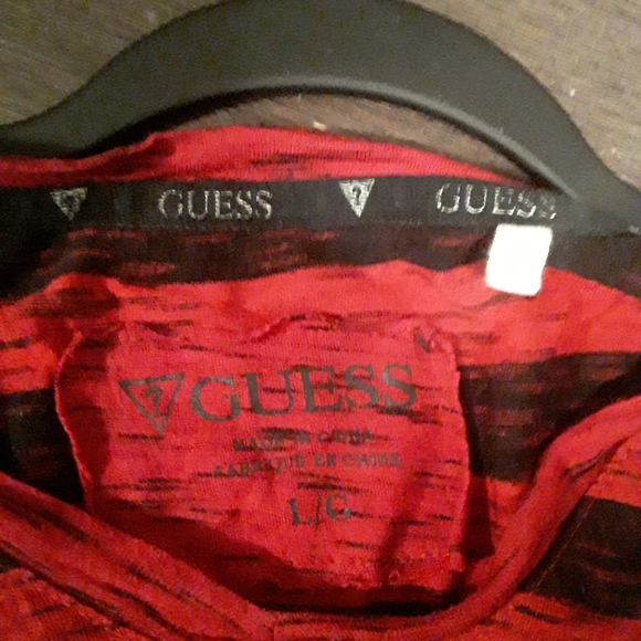 Guess Unisex Large V-neck  TeeShirt, Red & Black or Grey & Black Stiped - Picture 2 of 11